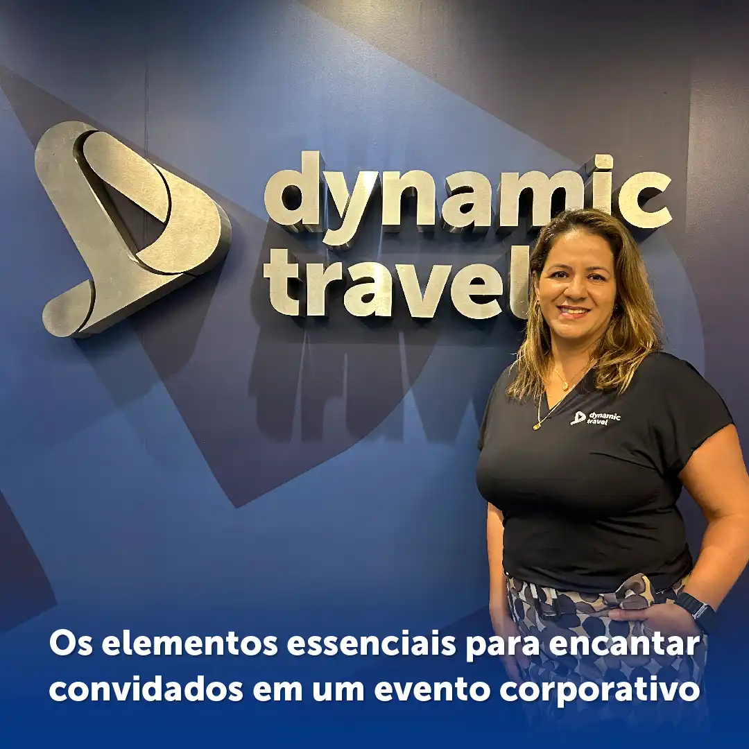 Lucy - Gerente de Eventos e atrás logo da Dynamic Travel