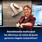 executiva de braços cruzados na frente do logo da dynamic travel