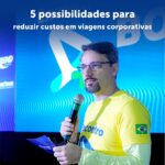diretor apresentando conteúdo